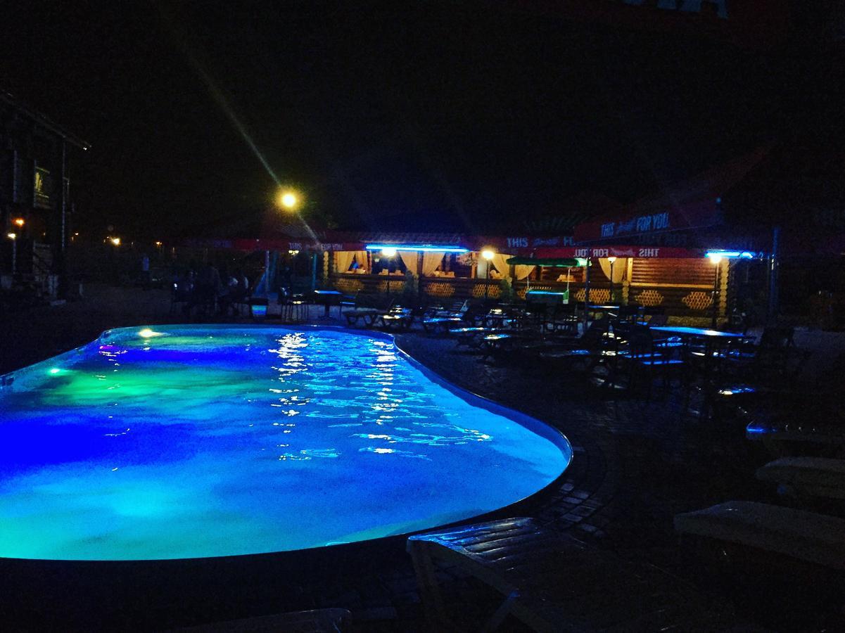 Akvalis Комплекс Для Отдыха Hotel Burlacha Balka Exterior foto