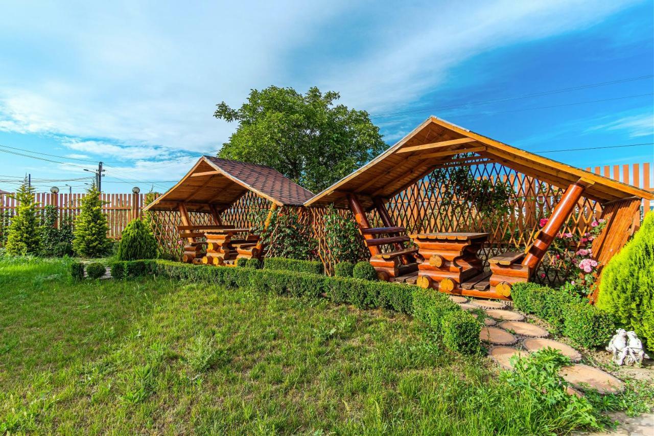 Akvalis Комплекс Для Отдыха Burlacha Balka Exterior foto