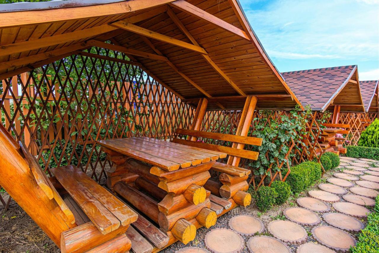Akvalis Комплекс Для Отдыха Hotel Burlacha Balka Exterior foto